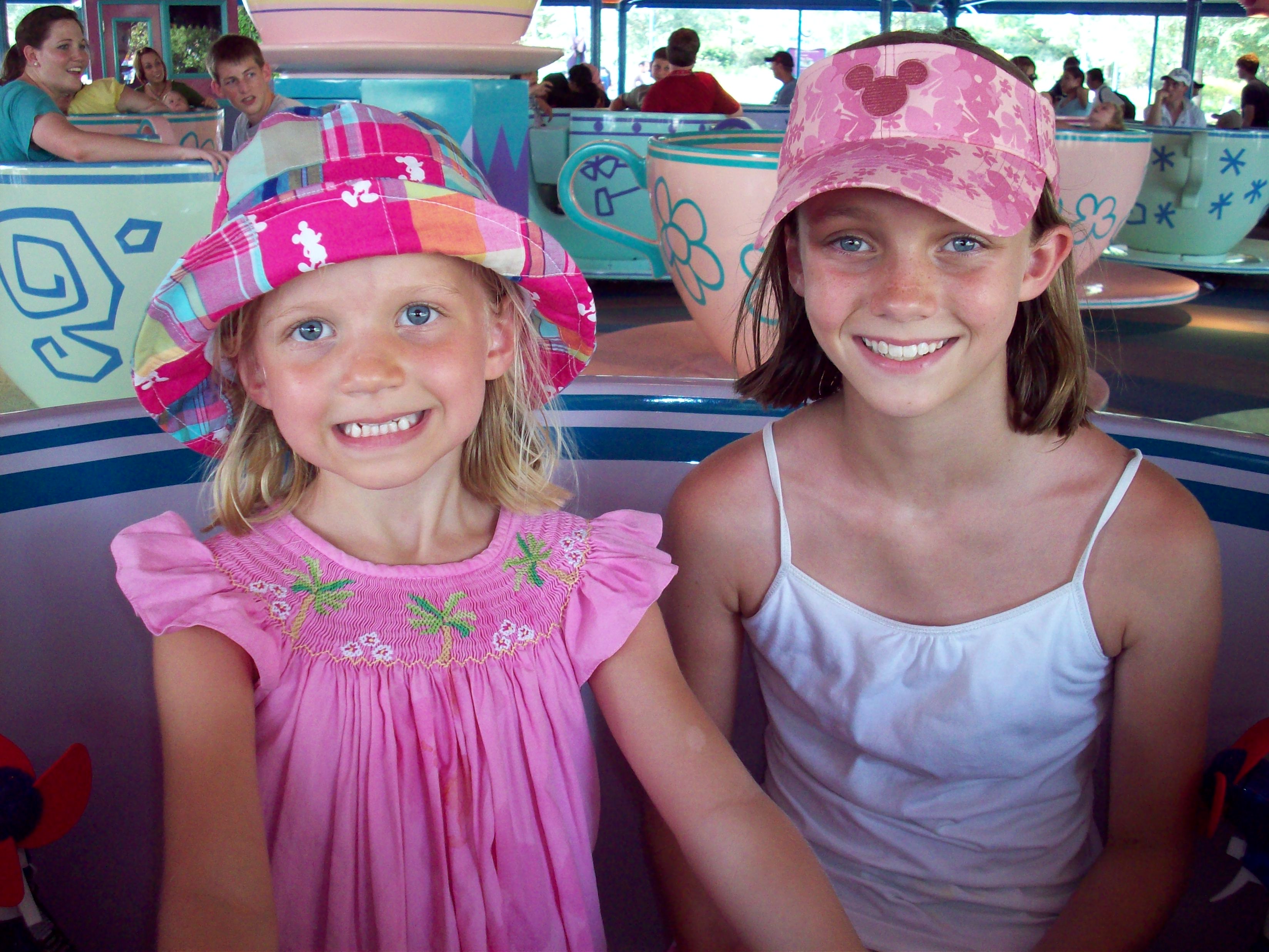 Disney Kid Experts beating the heat on the Tea Cups